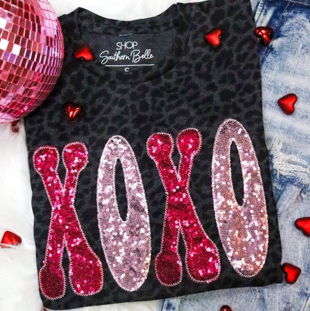 XOXO Tee